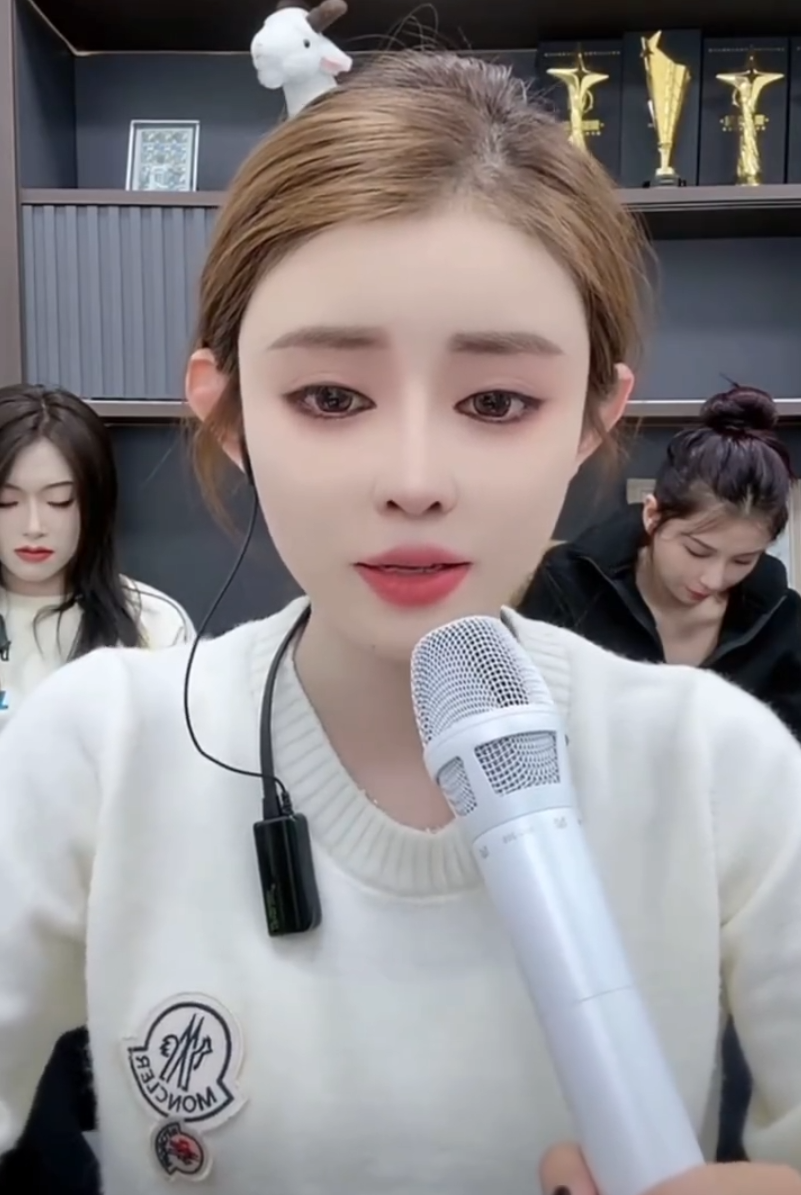 仙洋腿腿恋情：年龄不是坎，真心才是关键，抖音“卷到窒息”！文儿喊话旗下主播：不拼就淘汰_仙洋腿腿恋情：年龄不是坎，真心才是关键，抖音“卷到窒息”！文儿喊话旗下主播：不拼就淘汰_