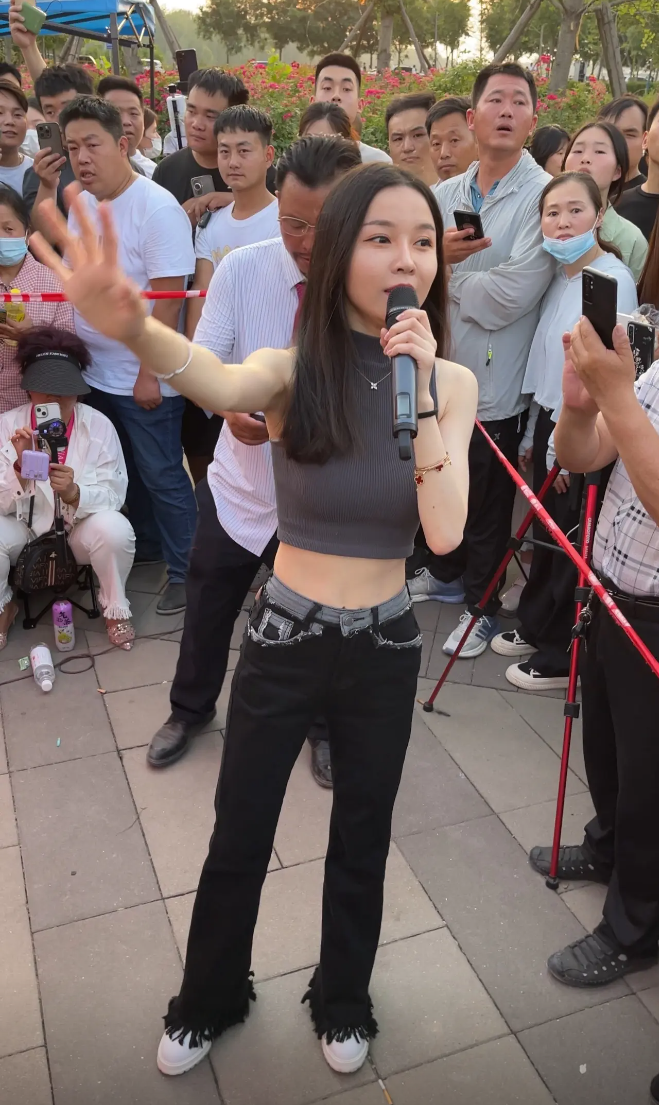 昆凌没有穿衣服的照片_女的做爱没感觉插进去没感觉_