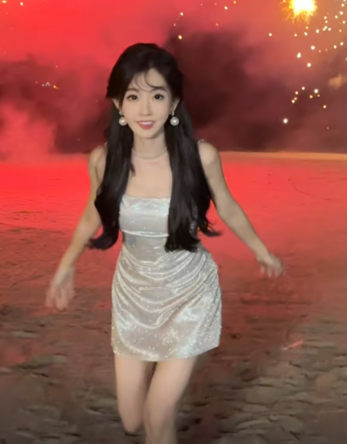 粉丝请战参加《歌手》，冯提莫回应“不够资格”，否认进过娱乐圈__粉丝请战参加《歌手》，冯提莫回应“不够资格”，否认进过娱乐圈