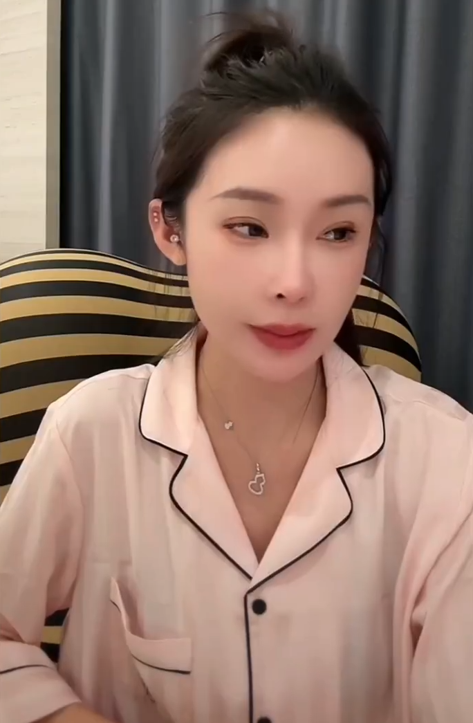 天佑醉酒深情唱歌，隔空示爱陈静莹？辛选排名前50主播，年入都在千万以上！_天佑醉酒深情唱歌，隔空示爱陈静莹？辛选排名前50主播，年入都在千万以上！_