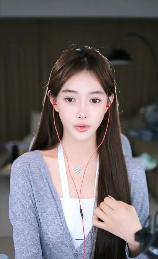 yy芮甜甜现状_yy芮甜甜到底和谁在一起了_