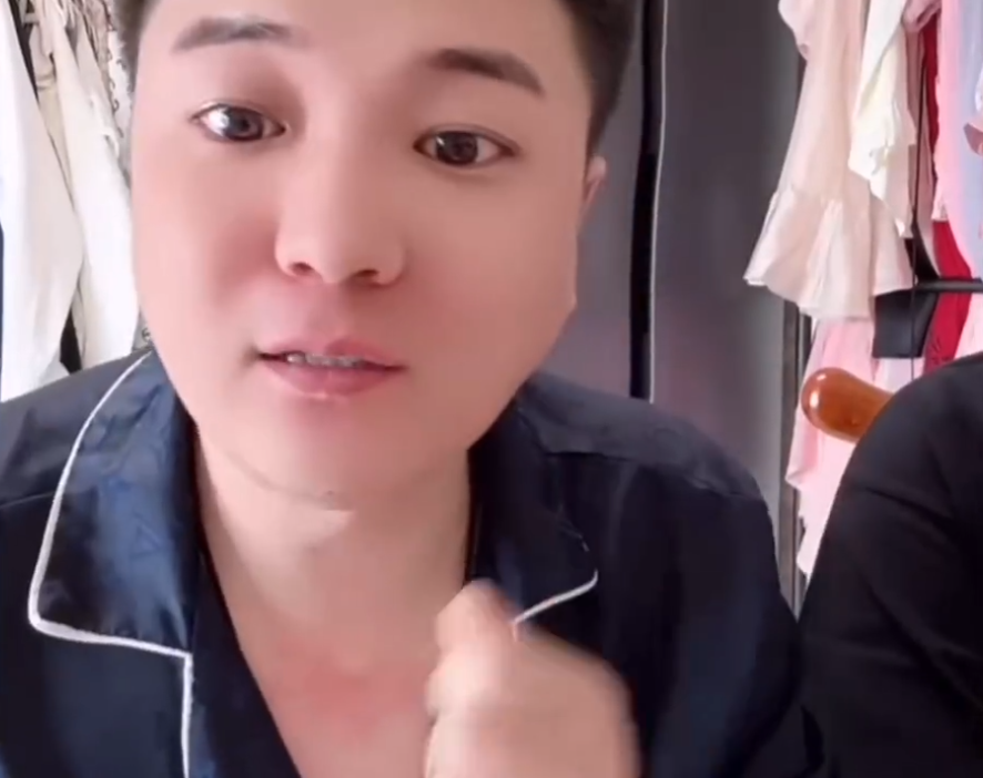 _牌牌琦800万提法拉利FUV，驴家班合同都到期，跟官方没续约！_牌牌琦800万提法拉利FUV，驴家班合同都到期，跟官方没续约！