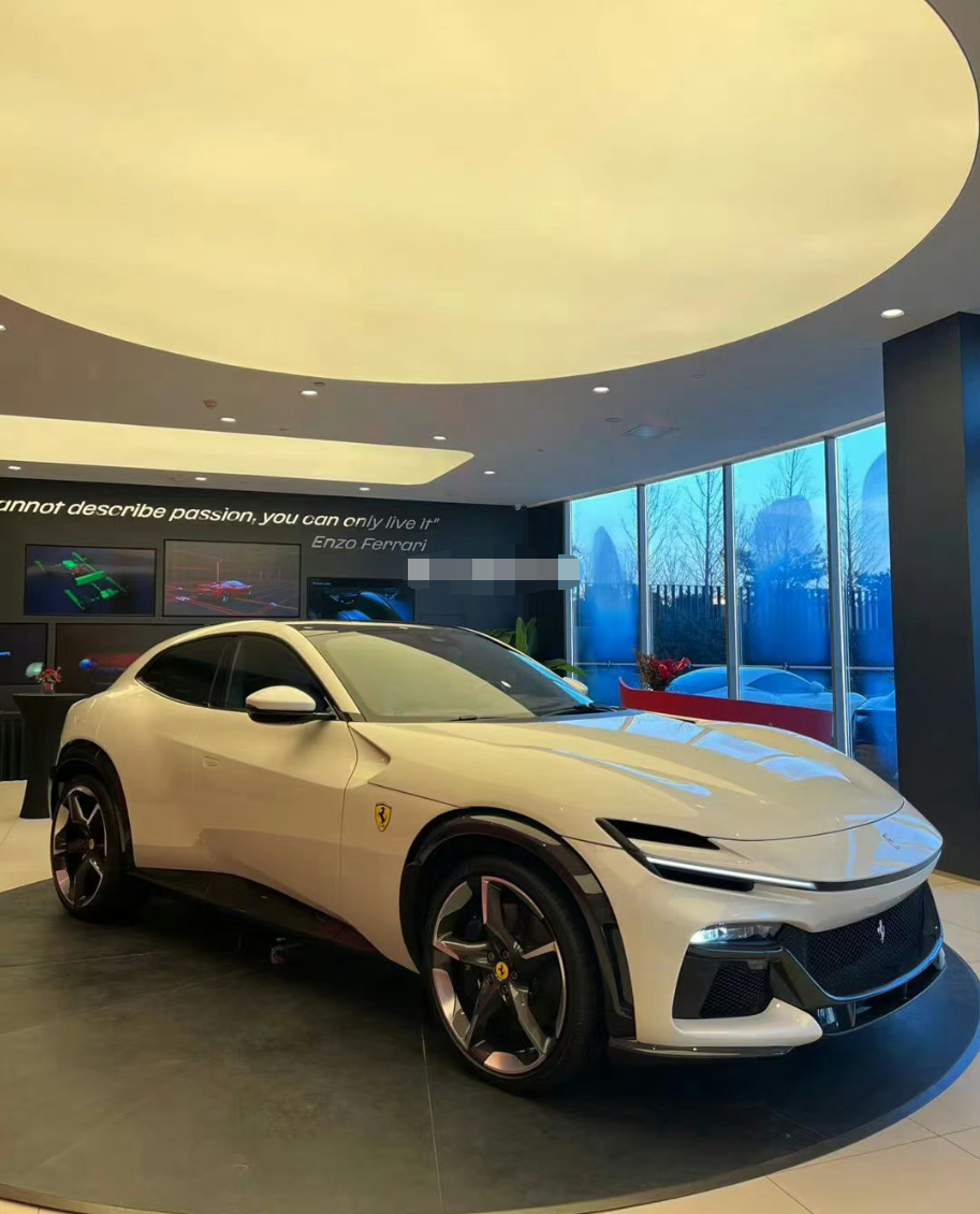 牌牌琦800万提法拉利FUV，驴家班合同都到期，跟官方没续约！__牌牌琦800万提法拉利FUV，驴家班合同都到期，跟官方没续约！