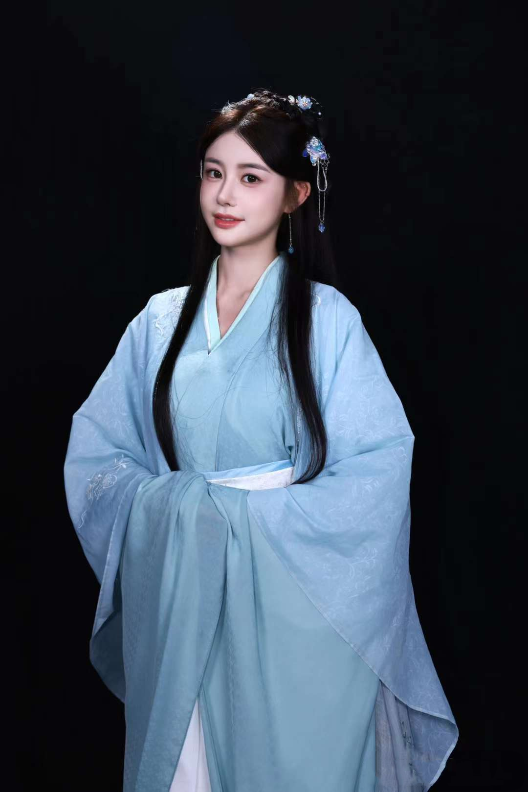 _苏茉儿剧组定妆照_剧组的古装在哪做的