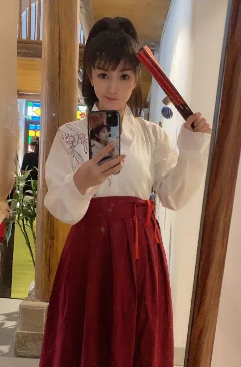 苏茉儿剧组定妆照_剧组的古装在哪做的_