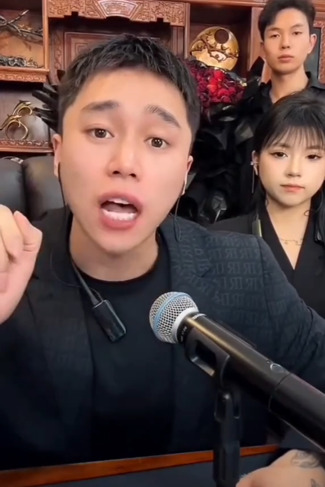 驴嫂直播间为什么封了__快手老驴是谁