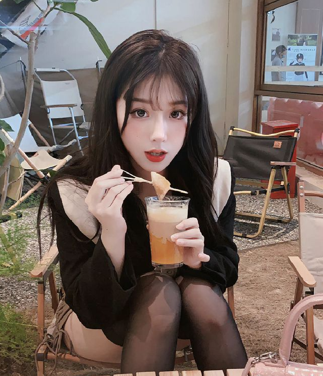 大哥跟主播_主播与大哥奔现_