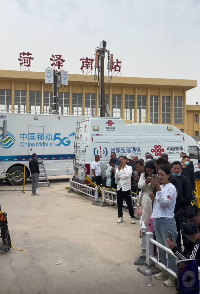 山东菏泽郭有才爆火，才知有这么多闲人，又是被流量“选中”的人__山东菏泽郭有才爆火，才知有这么多闲人，又是被流量“选中”的人