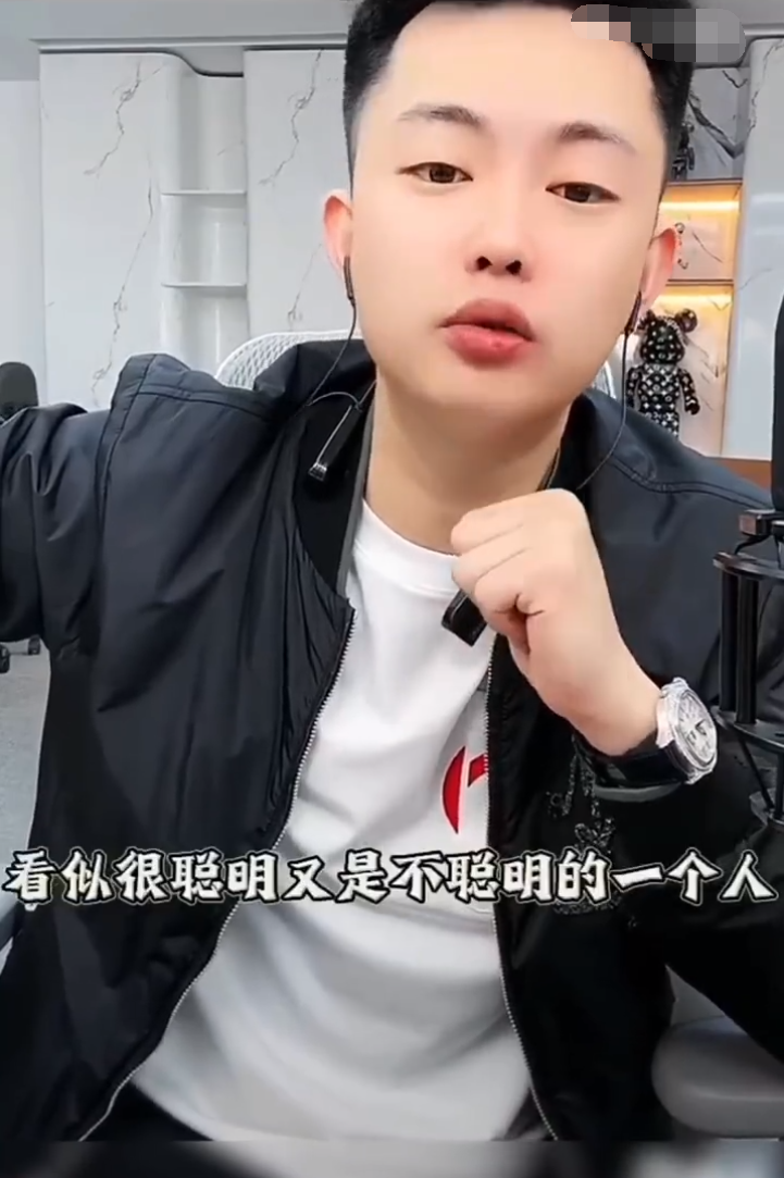 _芮甜甜与话社谈崩才签国威，被起诉2000万，巴扎黑锐评散打哥_芮甜甜与话社谈崩才签国威，被起诉2000万，巴扎黑锐评散打哥