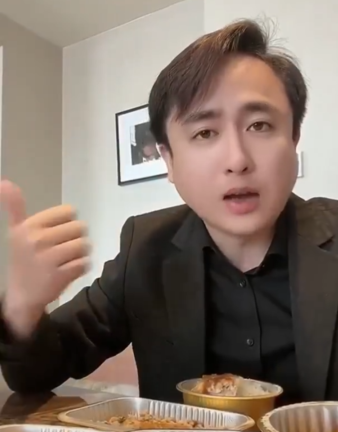 _芮甜甜与话社谈崩才签国威，被起诉2000万，巴扎黑锐评散打哥_芮甜甜与话社谈崩才签国威，被起诉2000万，巴扎黑锐评散打哥