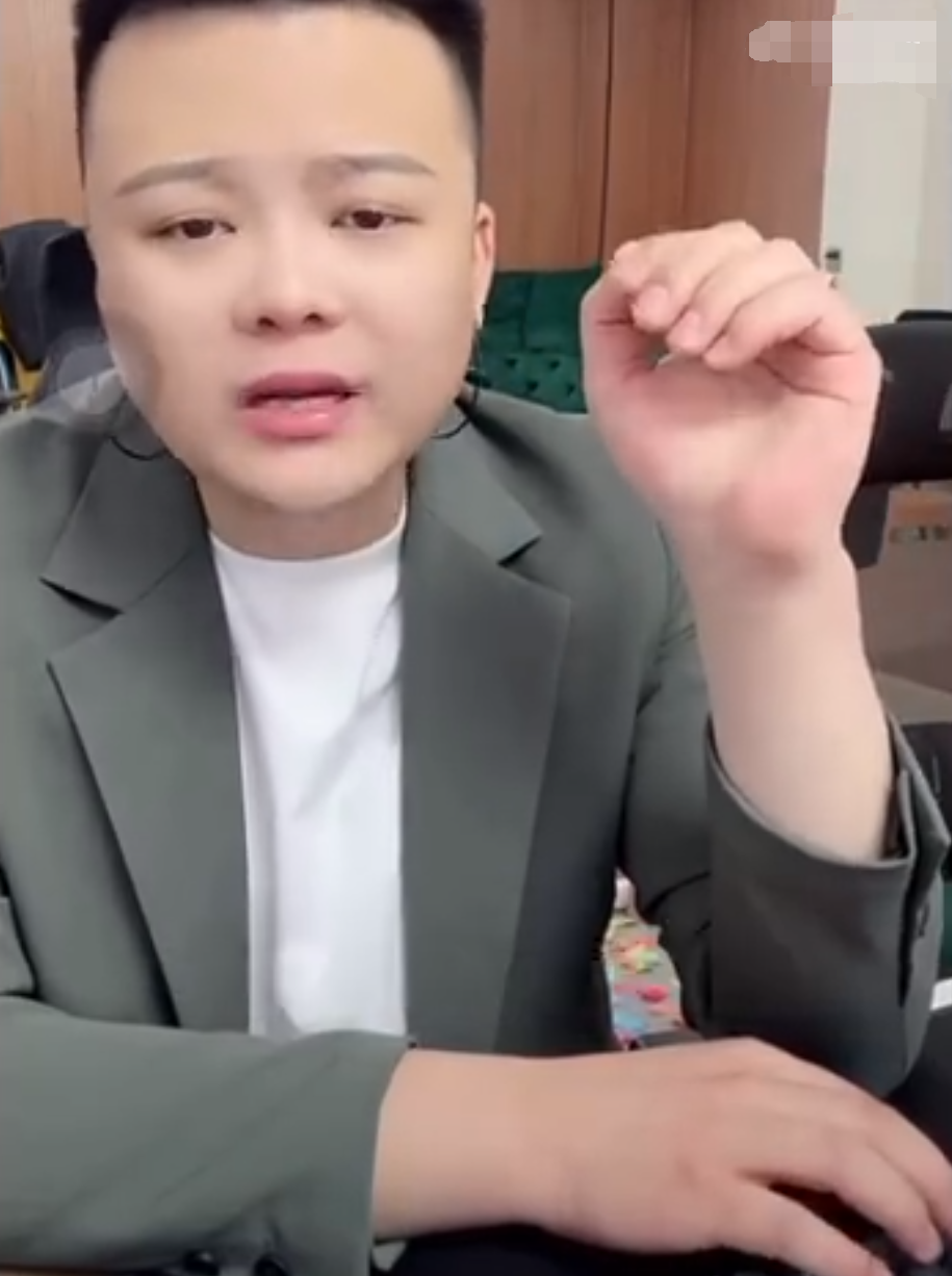 1.2亿粉丝“甲亢哥”成都直播人气炸裂，刘二狗不如方丈会拉拢人心_1.2亿粉丝“甲亢哥”成都直播人气炸裂，刘二狗不如方丈会拉拢人心_