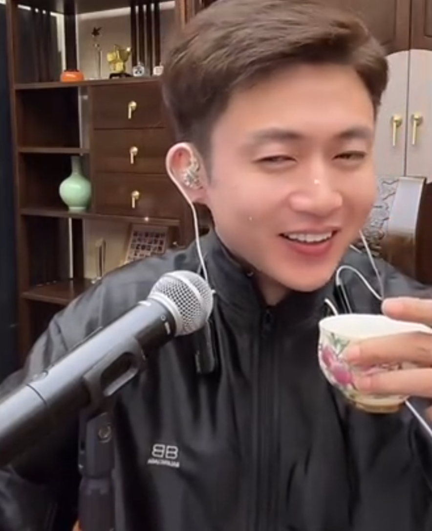 刘二狗“锁流”不参加任何活动，浩南和仙洋曾为了吴迪争风吃醋？__刘二狗“锁流”不参加任何活动，浩南和仙洋曾为了吴迪争风吃醋？