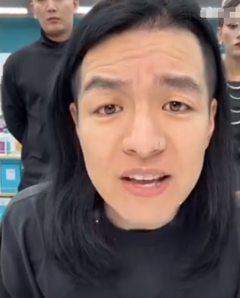 网红顾茜茜某音账号被永久封禁！十三姨回应小夺被封，没有权限去封__网红顾茜茜某音账号被永久封禁！十三姨回应小夺被封，没有权限去封