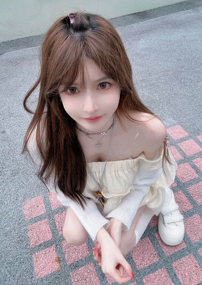 没钱谈什么恋爱？王羽杉重回斗鱼直播，直言看上的男人都是“穷卵”__没钱谈什么恋爱？王羽杉重回斗鱼直播，直言看上的男人都是“穷卵”