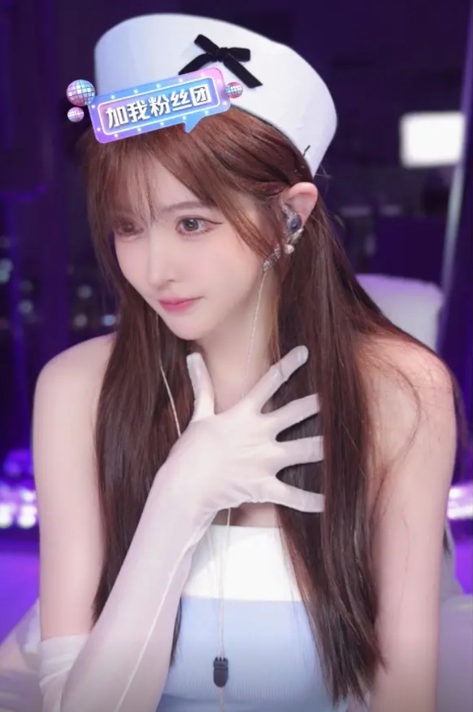 _没钱谈什么恋爱？王羽杉重回斗鱼直播，直言看上的男人都是“穷卵”_没钱谈什么恋爱？王羽杉重回斗鱼直播，直言看上的男人都是“穷卵”