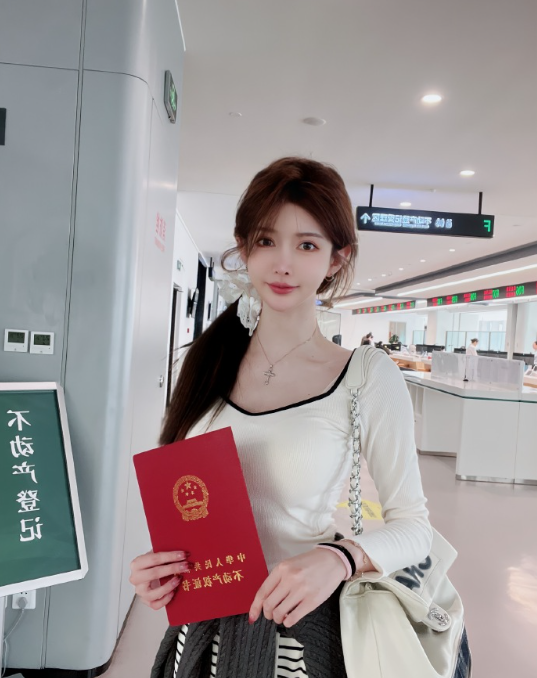 _没钱谈什么恋爱？王羽杉重回斗鱼直播，直言看上的男人都是“穷卵”_没钱谈什么恋爱？王羽杉重回斗鱼直播，直言看上的男人都是“穷卵”