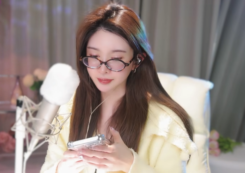 _没钱谈什么恋爱？王羽杉重回斗鱼直播，直言看上的男人都是“穷卵”_没钱谈什么恋爱？王羽杉重回斗鱼直播，直言看上的男人都是“穷卵”