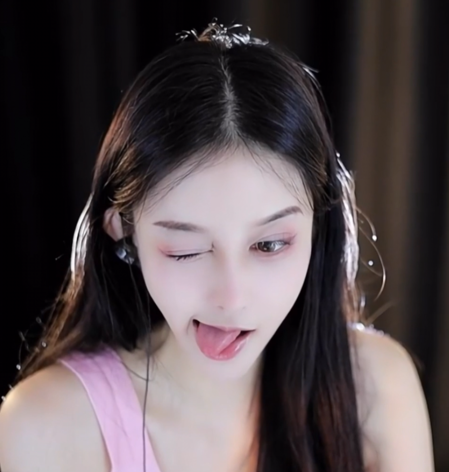 感谢直播拯救了我！女主播从小干脏活，做主播首月买4万块的包__感谢直播拯救了我！女主播从小干脏活，做主播首月买4万块的包