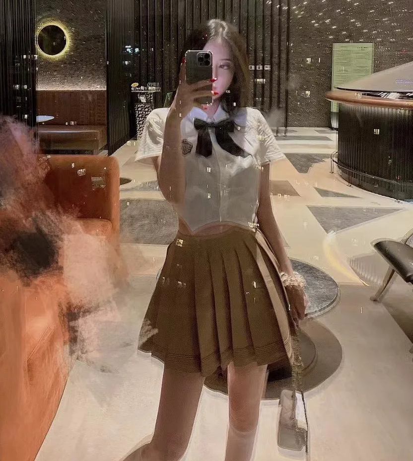 感谢直播拯救了我！女主播从小干脏活，做主播首月买4万块的包__感谢直播拯救了我！女主播从小干脏活，做主播首月买4万块的包