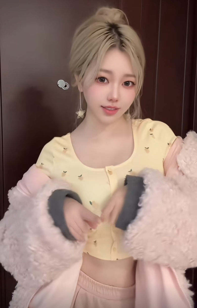 _从“胸是假的”到“包养”，刘飞儿损招应对，骚扰者私信被曝光_从“胸是假的”到“包养”，刘飞儿损招应对，骚扰者私信被曝光