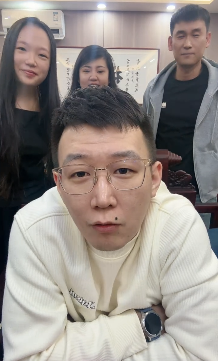 小白龙5点档户外接盘“祁天道流量”？寂寞分析方丈刘二狗事件__小白龙5点档户外接盘“祁天道流量”？寂寞分析方丈刘二狗事件