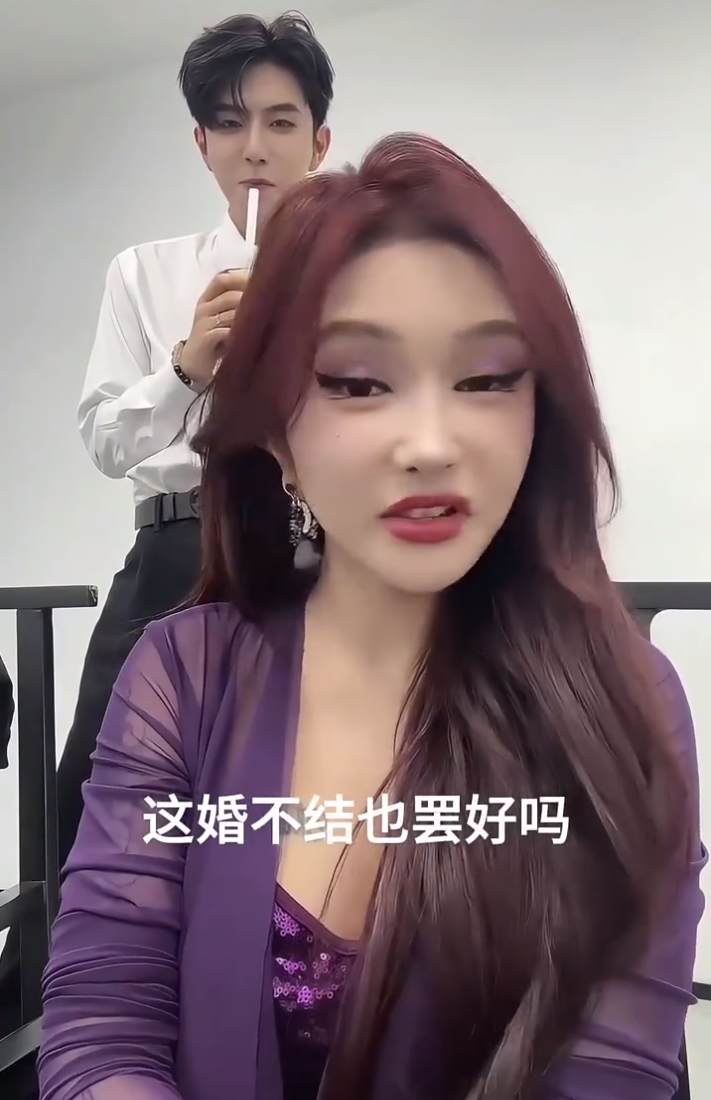 _封禁网红赵本六“强蹭”小白龙回归？何婧婧喊话男友，婚礼要有K总婚礼级别_封禁网红赵本六“强蹭”小白龙回归？何婧婧喊话男友，婚礼要有K总婚礼级别