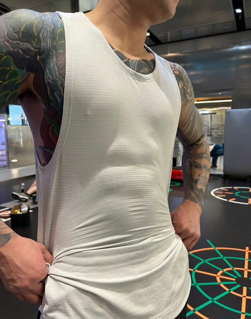 为了新中国前进遭二狗是谁演的_徐娇回应走秀痛哭遭批_