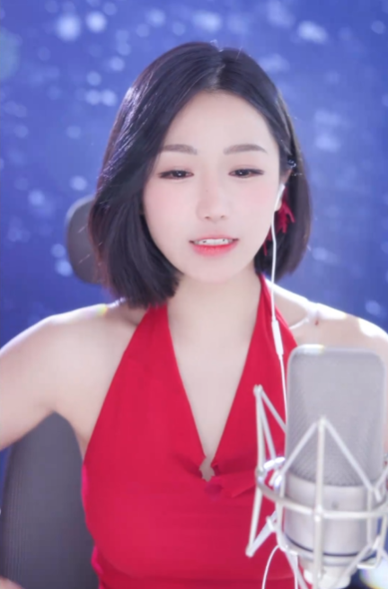 十年擦边为公益？小深深测试某音违规点！张二嫂怒撕陶大帅