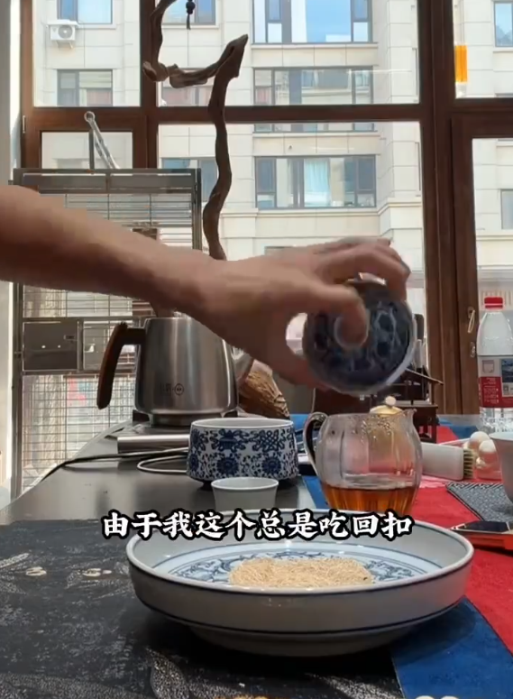 mc天佑辛有志__老舍尊重狗但批评猫