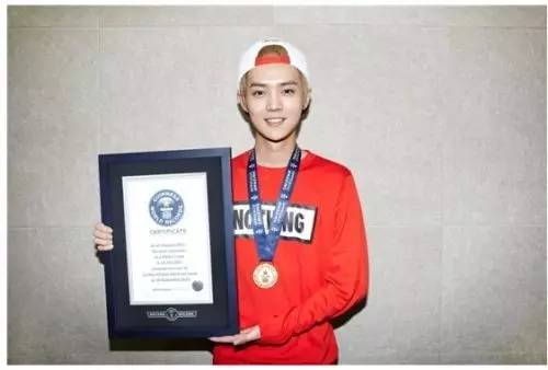 鹿晗百度贴吧_鹿晗高颜值分析_鹿晗为什么这么红