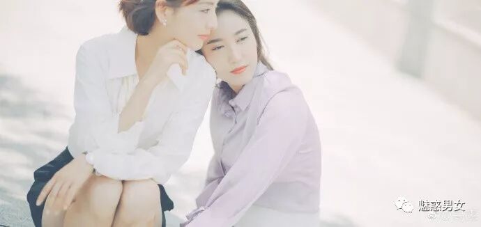 高露佟丽娅闺蜜日常_高露 照片_高露私底下搞笑