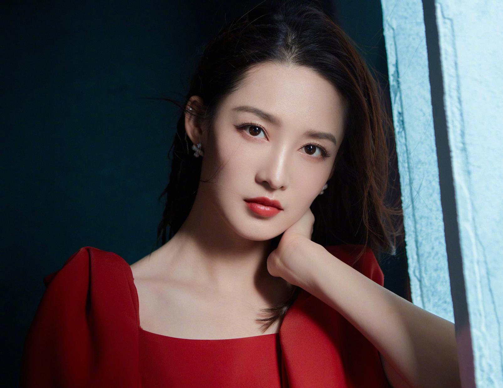 李沁工作室头像相似 邓伦工作室头像相似 李沁杨洋复合可能性_李沁的头像图片