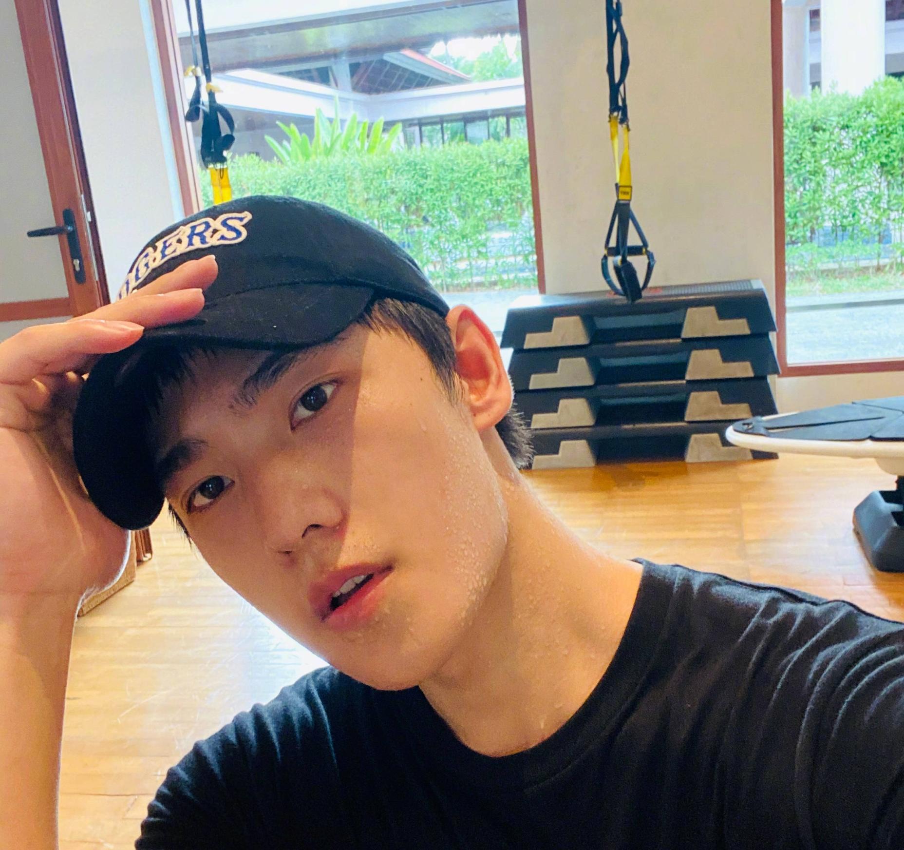 李沁工作室头像相似 邓伦工作室头像相似 李沁杨洋复合可能性_李沁的头像图片