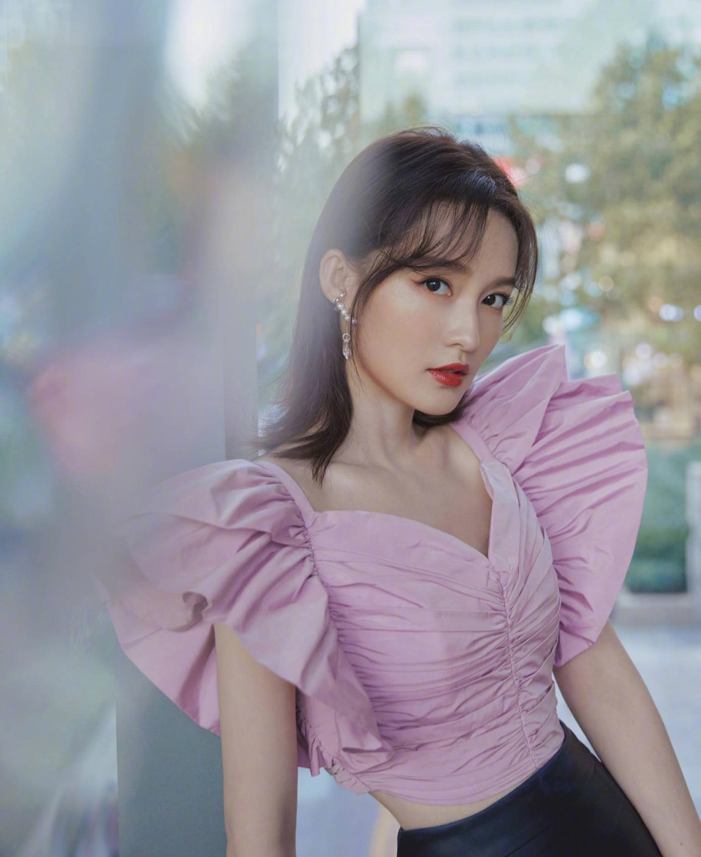 李沁的头像图片_李沁工作室头像相似 邓伦工作室头像相似 李沁杨洋复合可能性