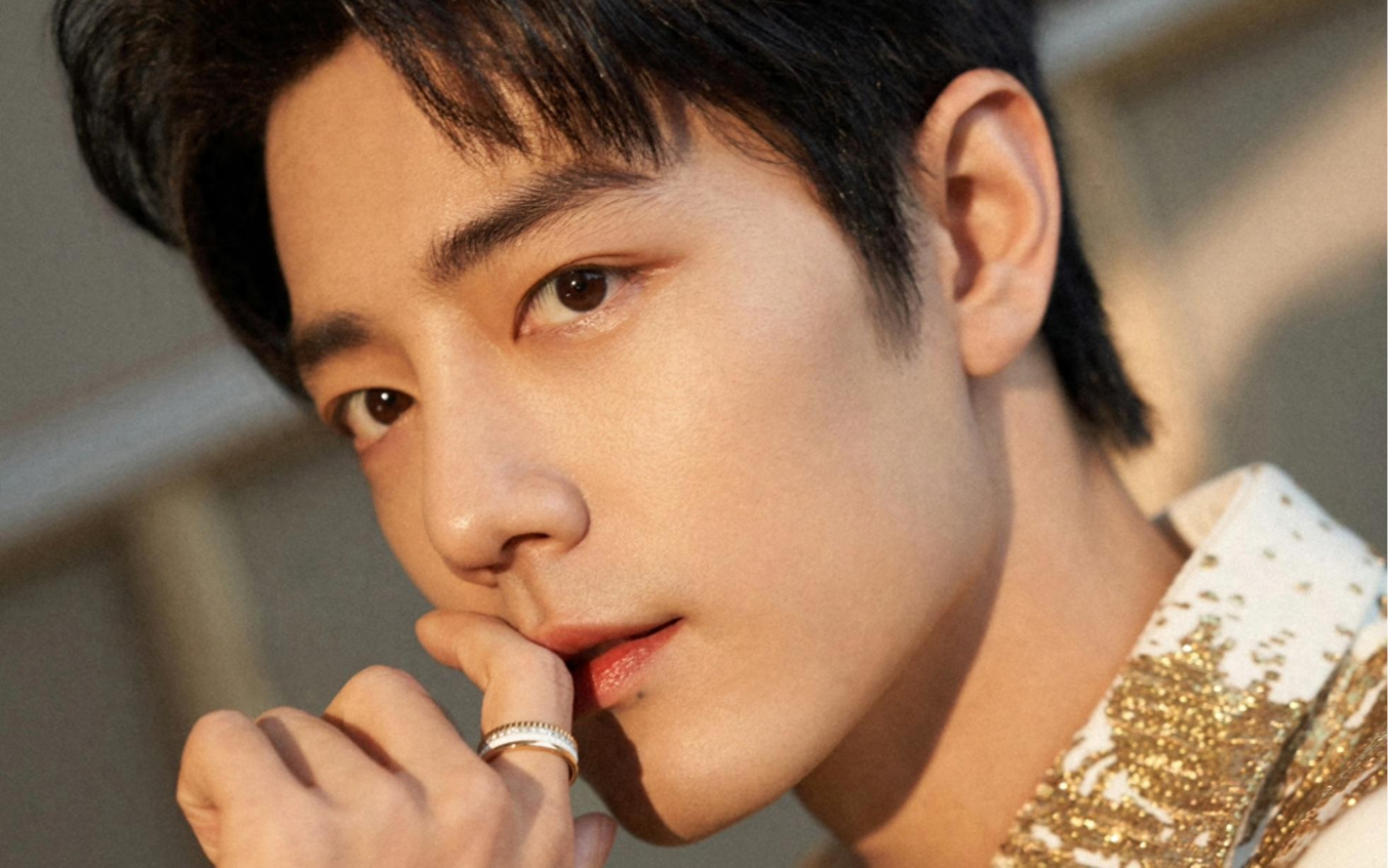 娱乐圈男星颜值进阶之路_汪东城到底整没整容_粉丝经济双重奏