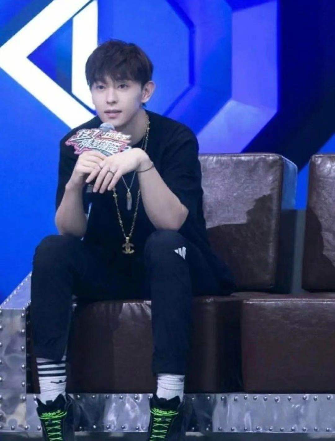 李沁的头像图片_邓伦李沁戴戒指_邓伦李沁恋情