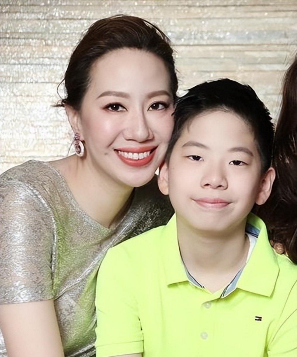 汪东城到底整没整容_娱乐圈女明星整容前后对比_明星孩子长相分析