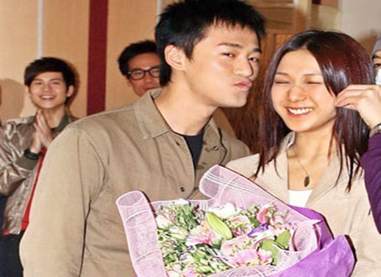 钟嘉欣生子TVB娱乐新闻_陈展鹏女友钟嘉欣_钟嘉欣宝宝出生新闻