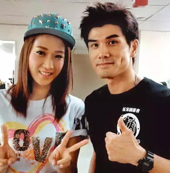 陈展鹏女友钟嘉欣_钟嘉欣生子TVB娱乐新闻_钟嘉欣宝宝出生新闻