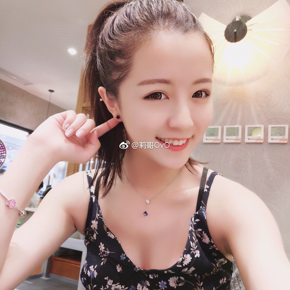 抖音短视频达人莉哥o3o私房照写真合集第2张