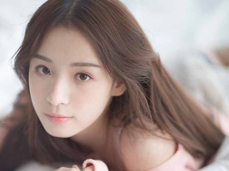 斗鱼人气主播周二珂生活写真照片第4张