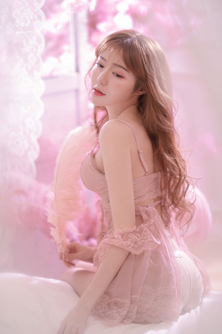 YY当红主播星妹妹性感写真照第8张