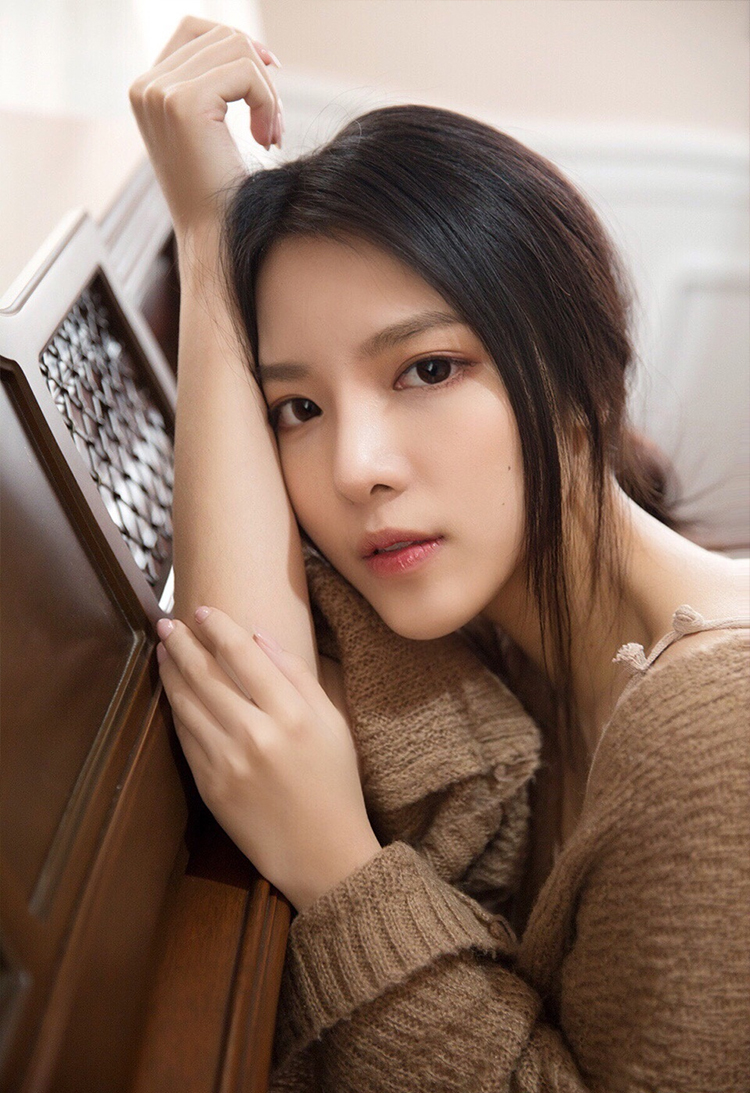 斗鱼人气主播丑人齐写真照片套图第5张