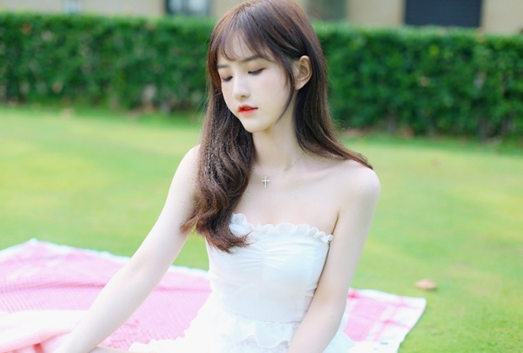 斗鱼人气主播皮皮宝宝清纯写真照片第5张