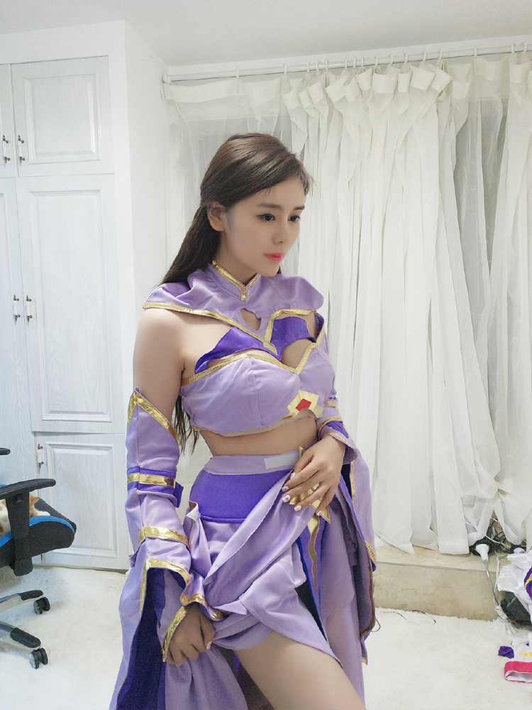 斗鱼美女人气主播张琪格COS露娜写真照片第4张