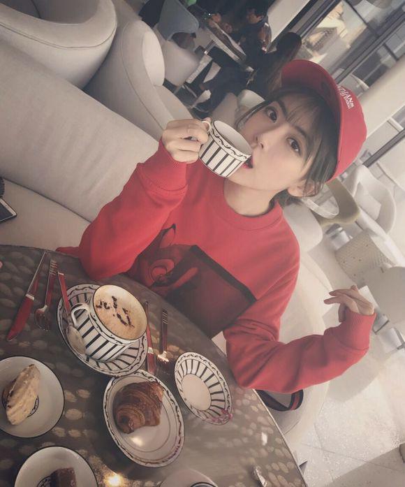 清纯妹子斗鱼主播周淑怡写真照合集