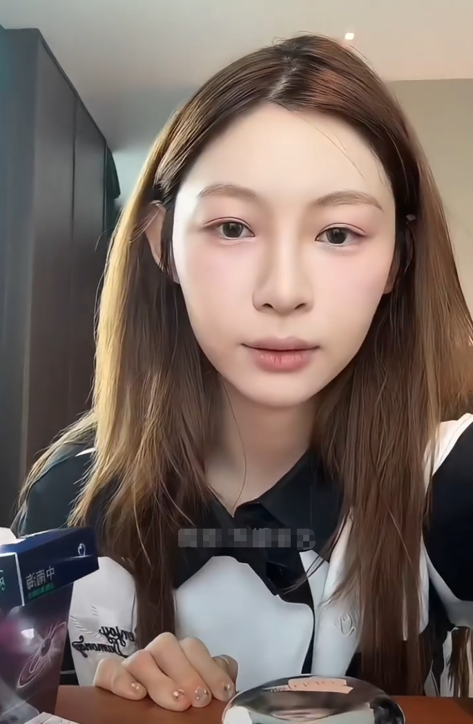 痞幼澄清没和泽龙恋爱,是工作关系!腿腿被网暴哭诉回应,我受益了被骂没反驳!(图5)