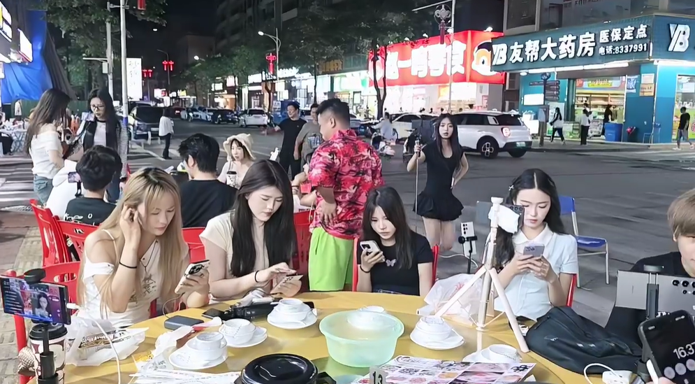 “集梦华子退网?他开播回应!阿布向会长索要赞助!曝出聊天记录!”(图2)