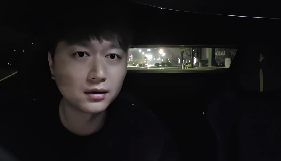 童锦程师傅跟我混的!不是我子圣天天哭!小酷称抬了他一把!当时他很难!(图1)