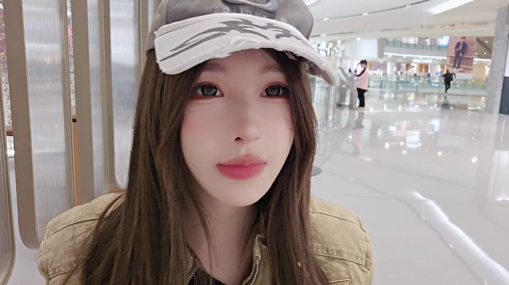 家里播也不行!小雅被强制要求停播!称自己非常懵逼!本来租辆法拉利兜风!(图2)